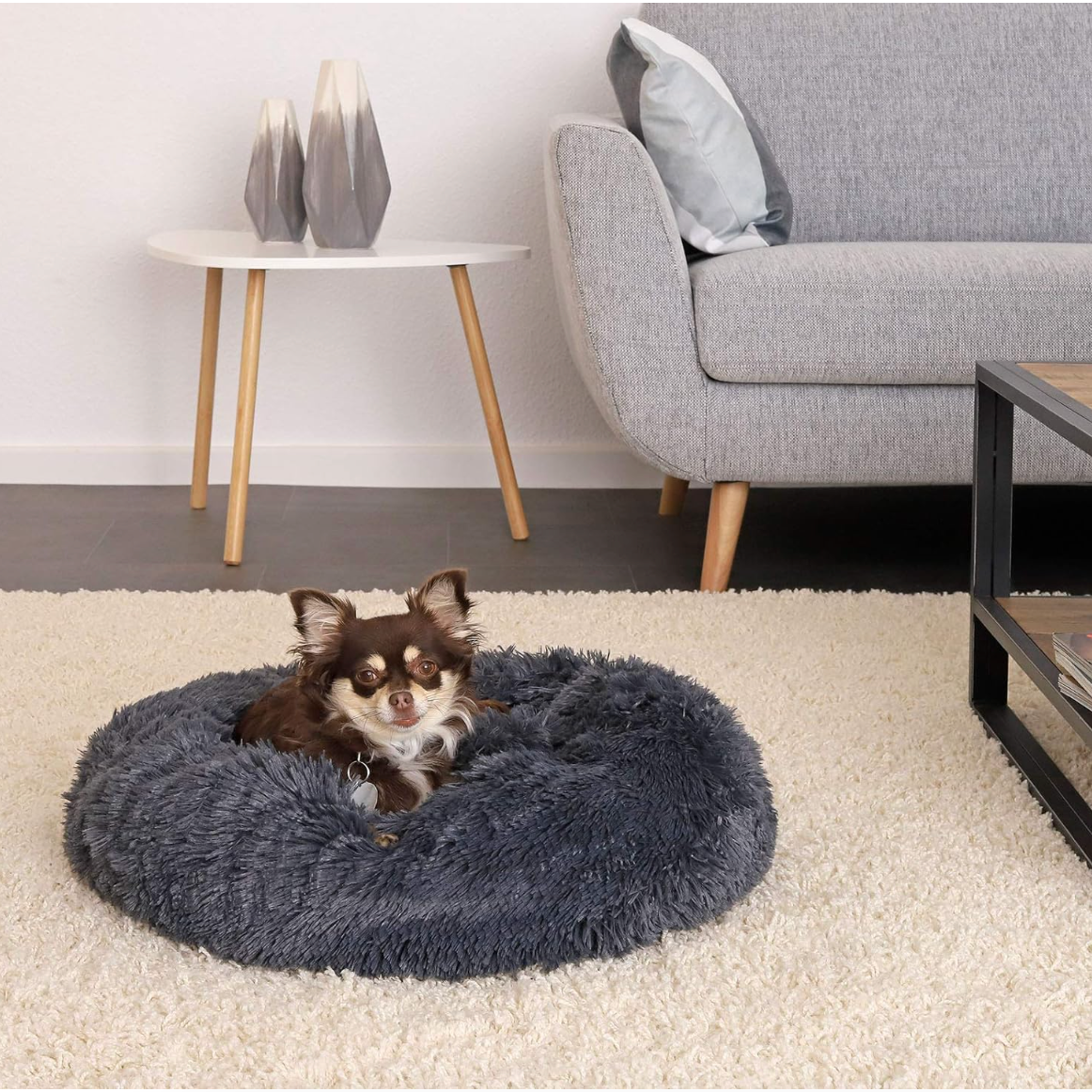 A cozy M-sized Dark Grey Donut Bed by HappinessPaws™, measuring 50 cm in diameter.