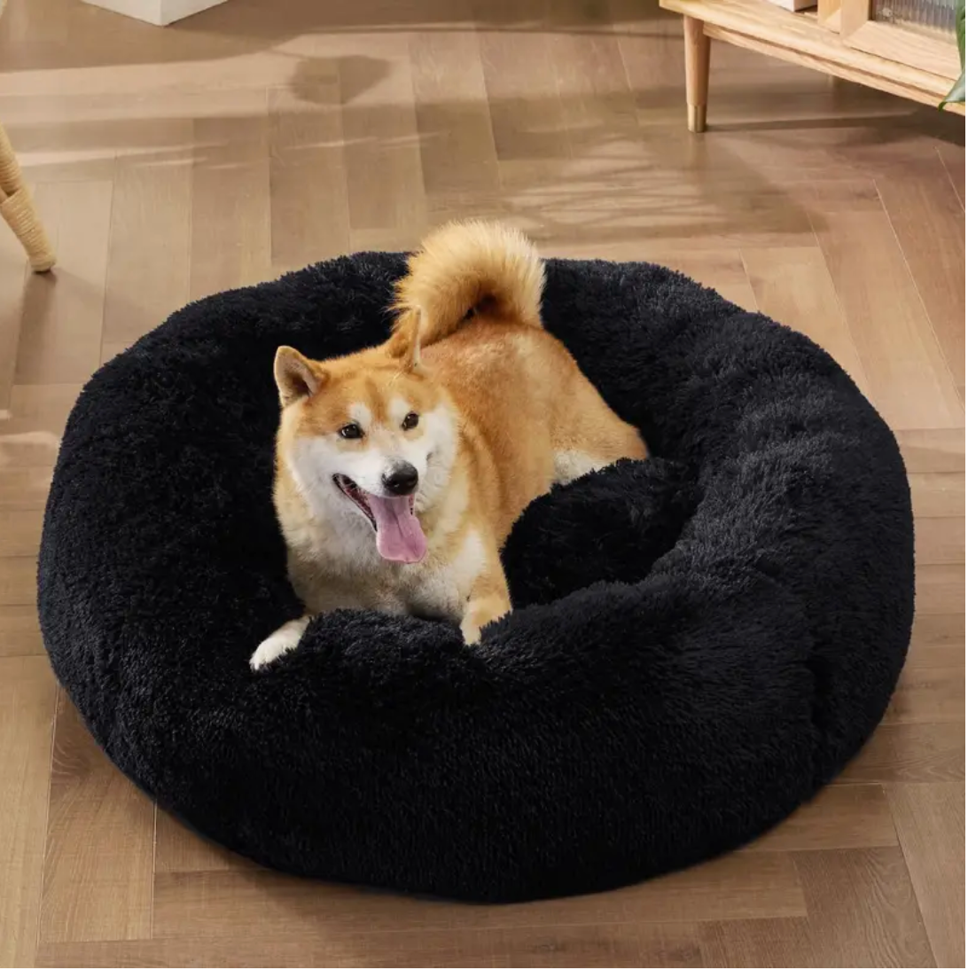 An XL-sized Dark Donut Bed by HappinessPaws™, offering a spacious 70 cm diameter for medium-sized pets.