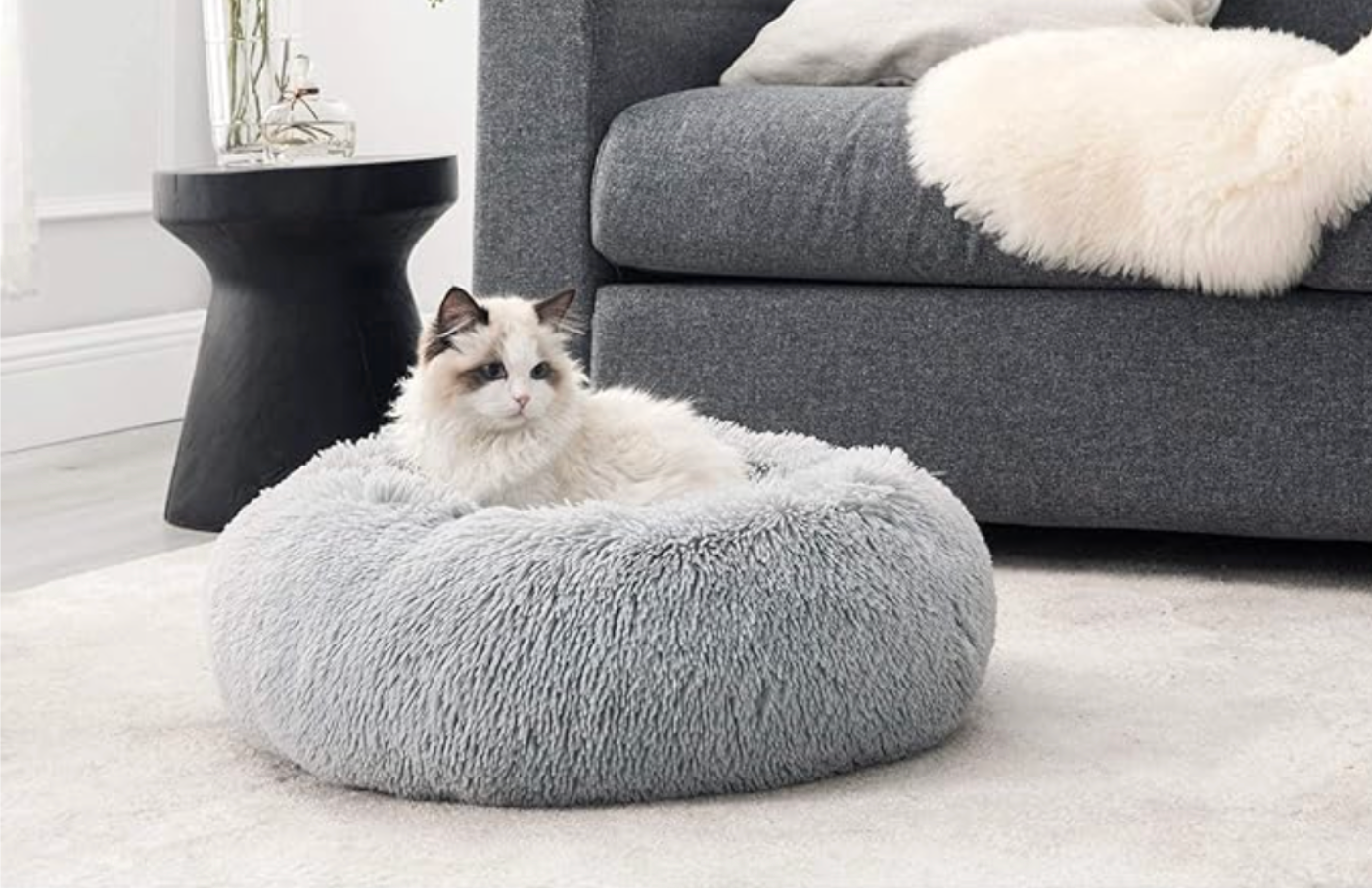 Light Grey Donut Cat Bed by HappinessPaws™ - Plush Comfort for Your Feline Friend